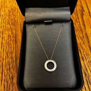 Elegant Gold Circle Pendant Necklace